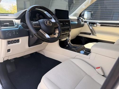 Eminent White Pearl 2023 Lexus GX 460 Premium