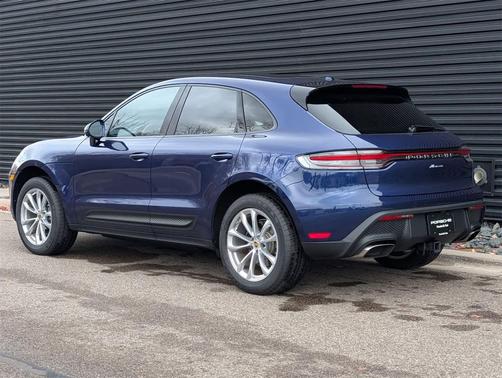 2025 Porsche Macan AWD