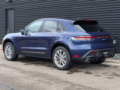 2025 Porsche Macan AWD