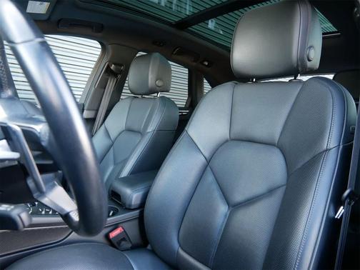 2021 Porsche Macan S