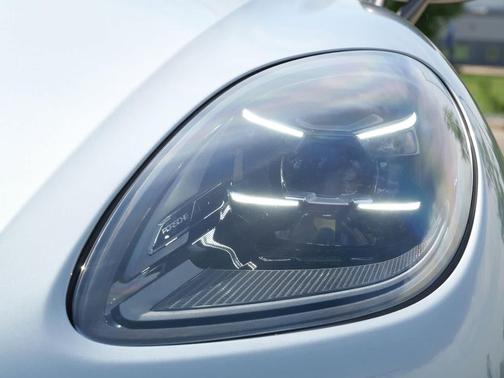 Dolomite Silver Metallic 2026 Porsche Macan T