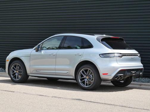 Dolomite Silver Metallic 2026 Porsche Macan T