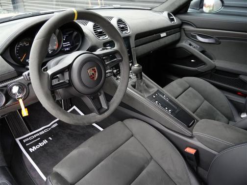 2025 Porsche 718 Cayman GT4 RS