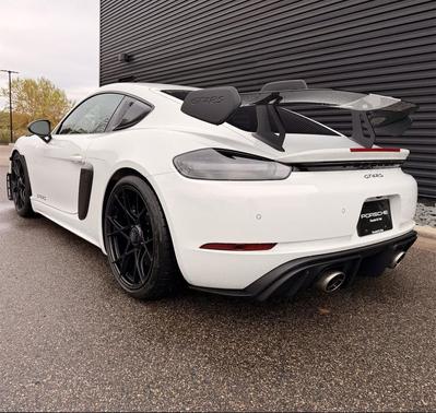 2025 Porsche 718 Cayman GT4 RS