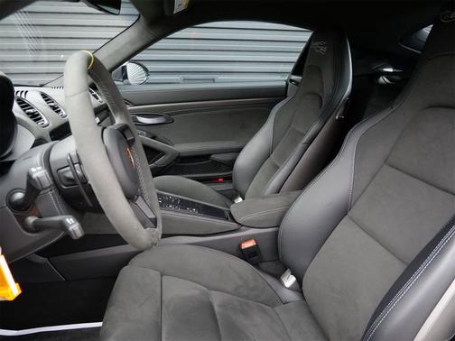 2025 Porsche 718 Cayman GT4 RS