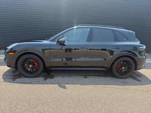 2023 Porsche Cayenne GTS