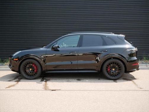 2023 Porsche Cayenne GTS
