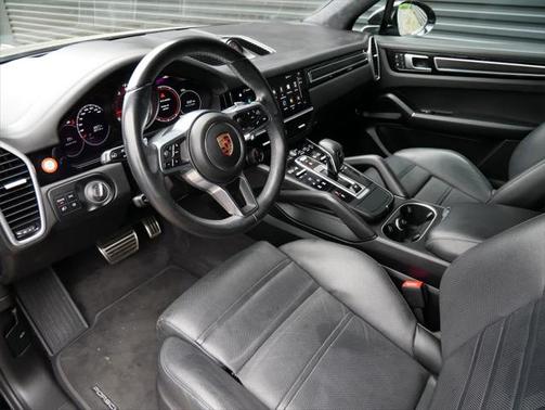 2023 Porsche Cayenne GTS