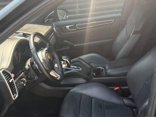 2023 Porsche Cayenne GTS