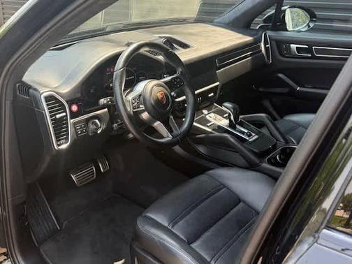 2023 Porsche Cayenne GTS