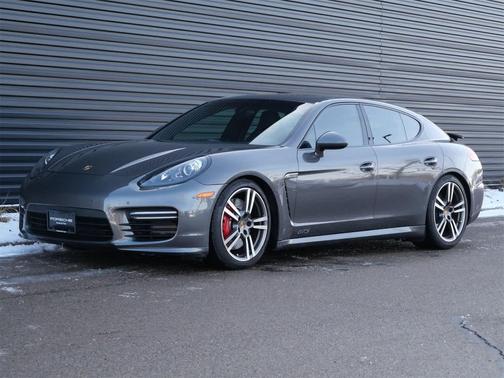 2016 Porsche Panamera GTS