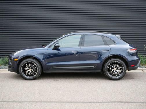 2022 Porsche Macan AWD