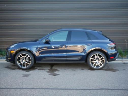 2022 Porsche Macan AWD