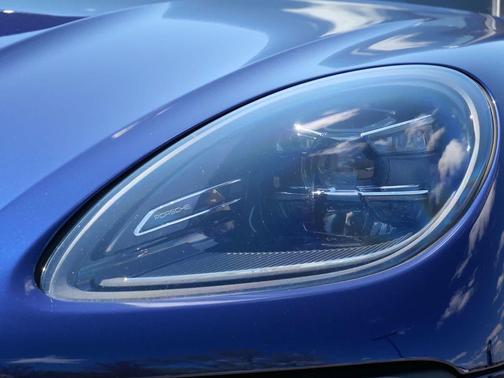 Blue 2022 Porsche Macan Macan