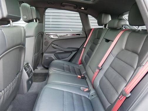 2025 Porsche Macan S