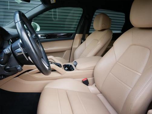2022 Porsche Cayenne AWD