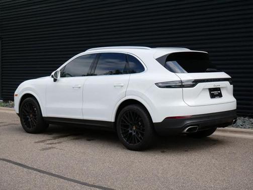 2022 Porsche Cayenne AWD