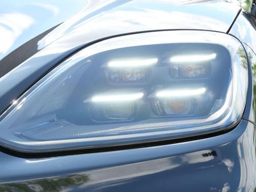 Chromite Black Metallic 2026 Porsche Cayenne GTS