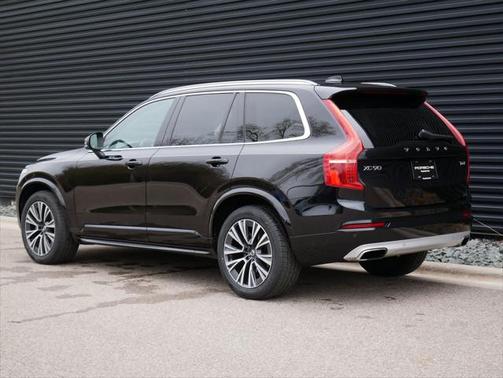2021 Volvo XC90 T6 Momentum