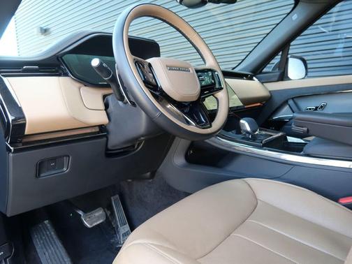 2025 Land Rover Range Rover Sport SE