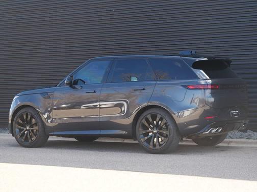 2025 Land Rover Range Rover Sport SE