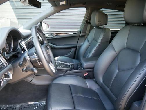2019 Porsche Macan Base