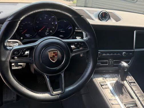 2019 Porsche Macan Base