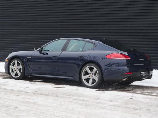 2016 Porsche Panamera 4S