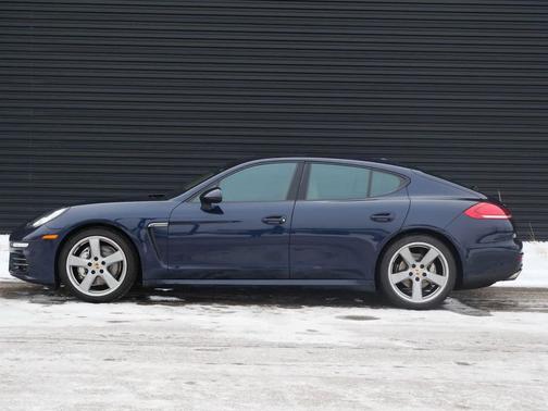 2016 Porsche Panamera 4S