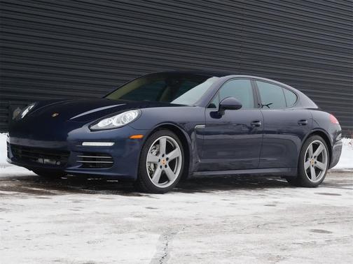 2016 Porsche Panamera 4S