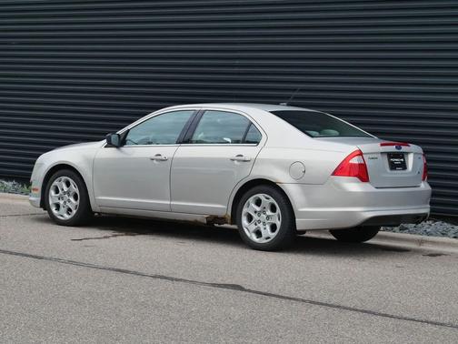 Beige 2010 Ford Fusion SE
