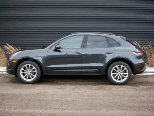 2025 Porsche Macan AWD