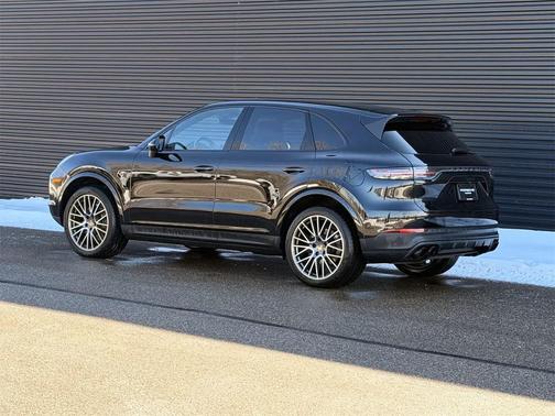 2023 Porsche Cayenne Platinum Edition