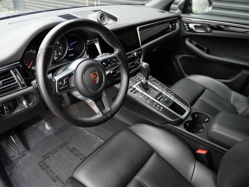 2020 Porsche Macan AWD