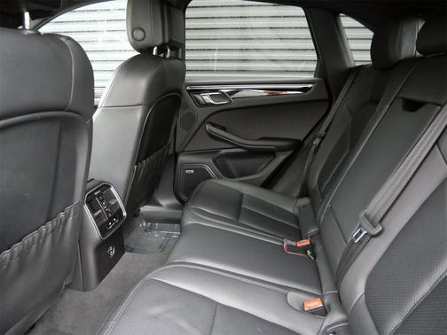 2020 Porsche Macan AWD