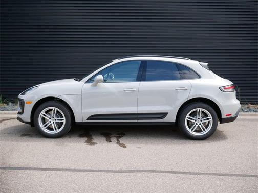 2025 Porsche Macan AWD