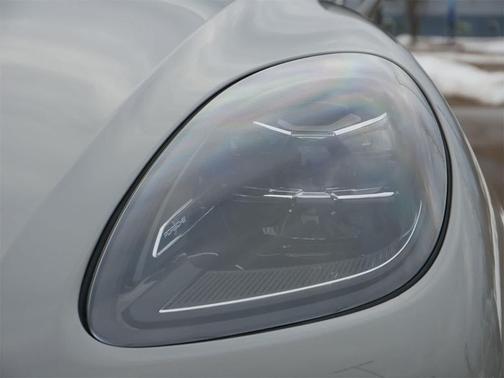 2025 Porsche Macan AWD