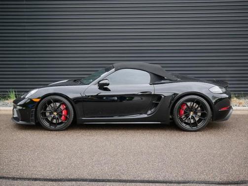 2022 Porsche 718 Spyder Roadster