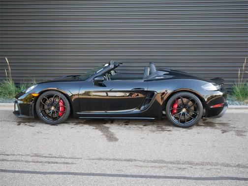 2022 Porsche 718 Spyder Roadster