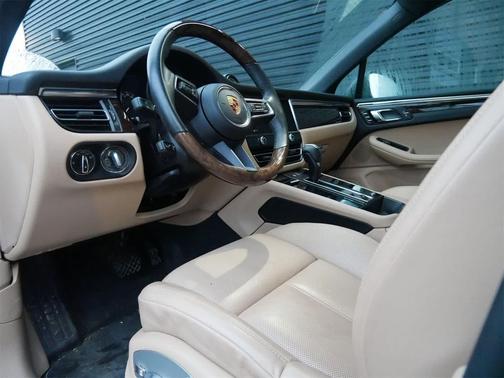2024 Porsche Macan AWD