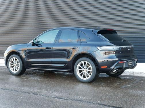 2024 Porsche Macan AWD