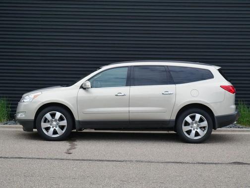 Gold Mist Metallic 2011 Chevrolet Traverse LTZ