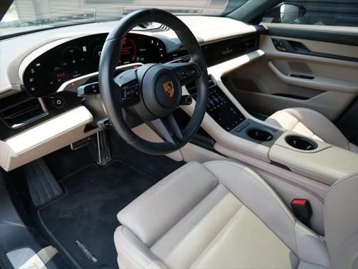 2020 Porsche Taycan Turbo