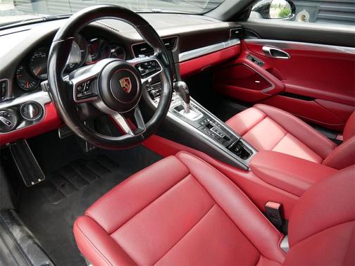2017 Porsche 911 Carrera S