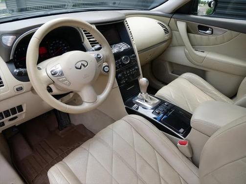 2010 INFINITI FX35 Base