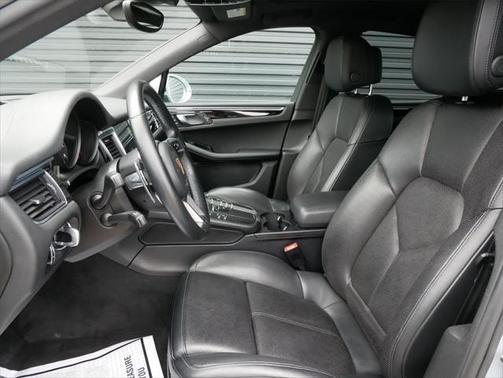 2018 Porsche Macan Base