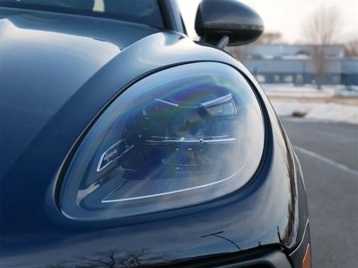 2023 Porsche Macan T