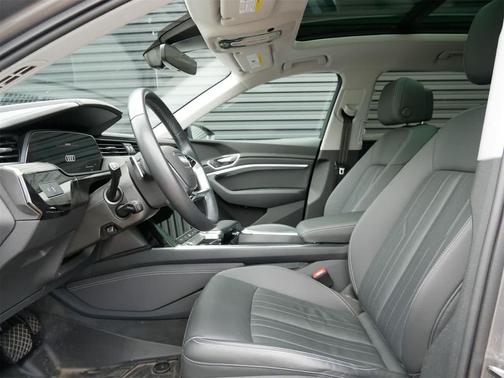 2021 Audi e-tron Premium