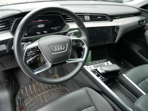 2021 Audi e-tron Premium