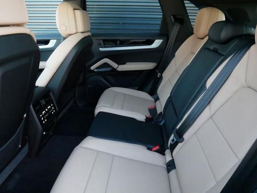2025 Porsche Cayenne Cayenne